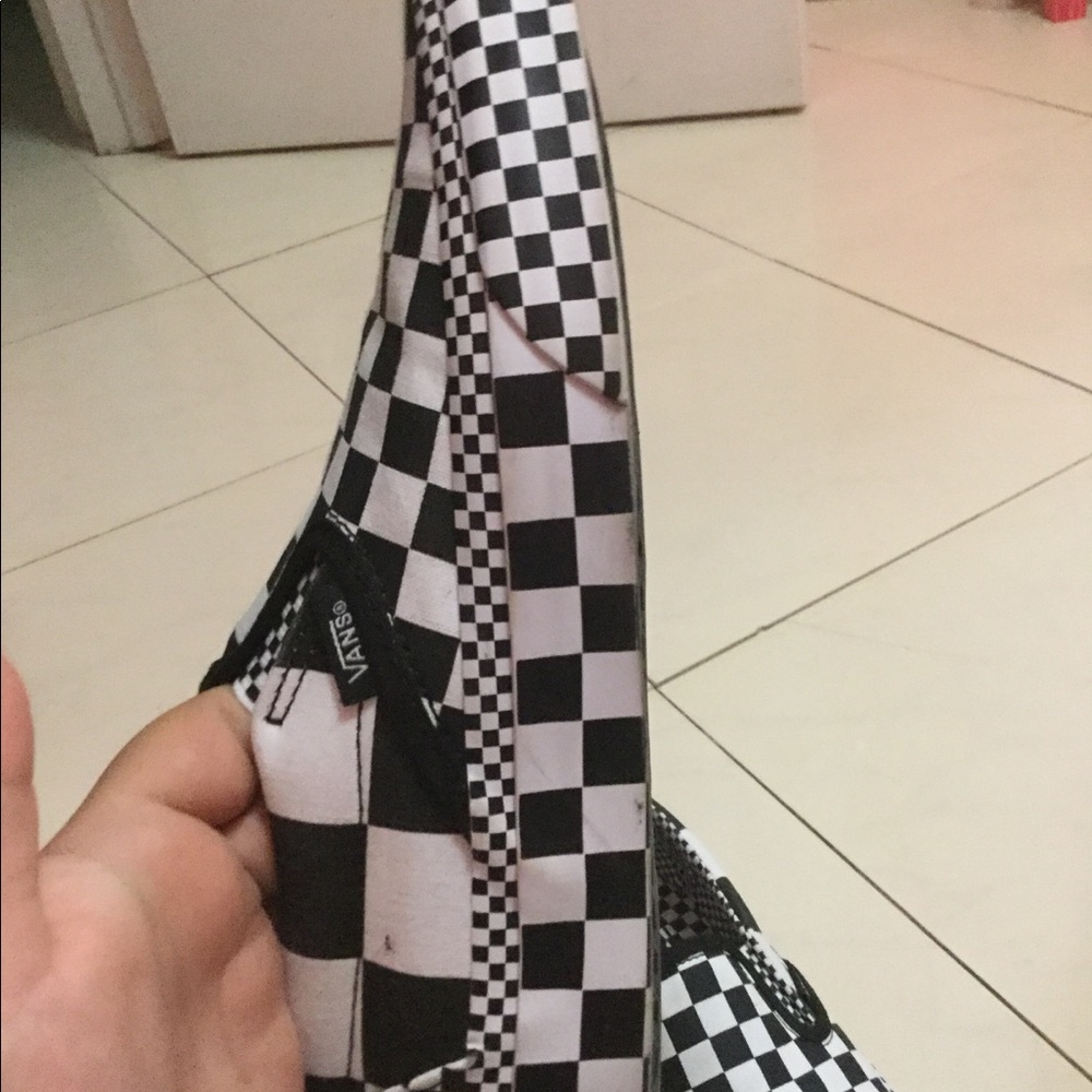 Vans - Picture 3 of 6
